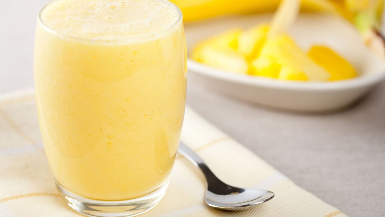 Smuti sa ananasom i bananama