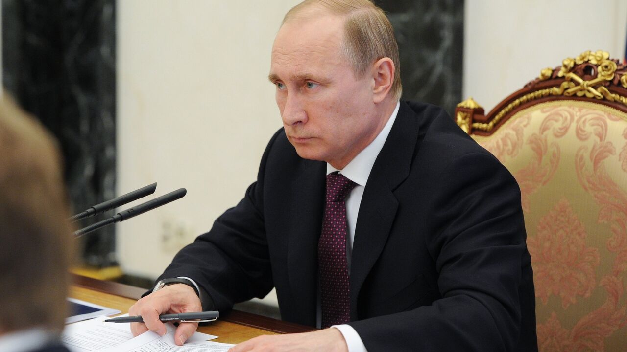 Vladimir Putin sedi