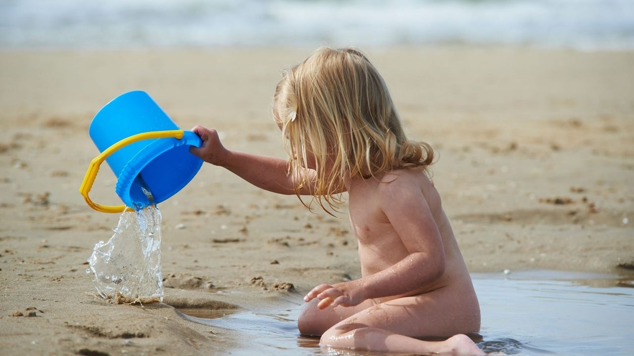 Šta je sve potrebno bebi na plaži?
