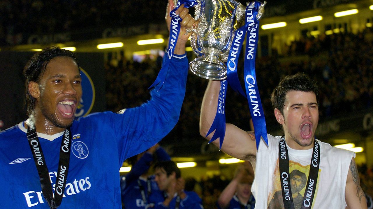 Didije Drogba i Mateja Kežman proslavljaju titulu u Premijer ligi
