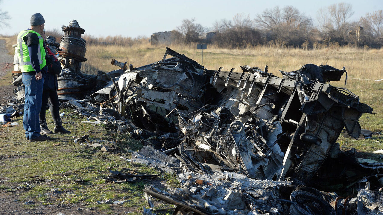 Malezijski boing leta MH17 na mestu tragedije