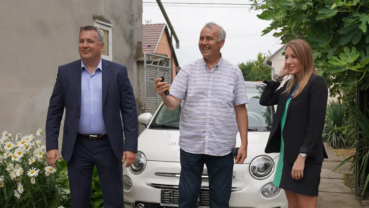 Glavna nagrada Fiat 500 hibrid