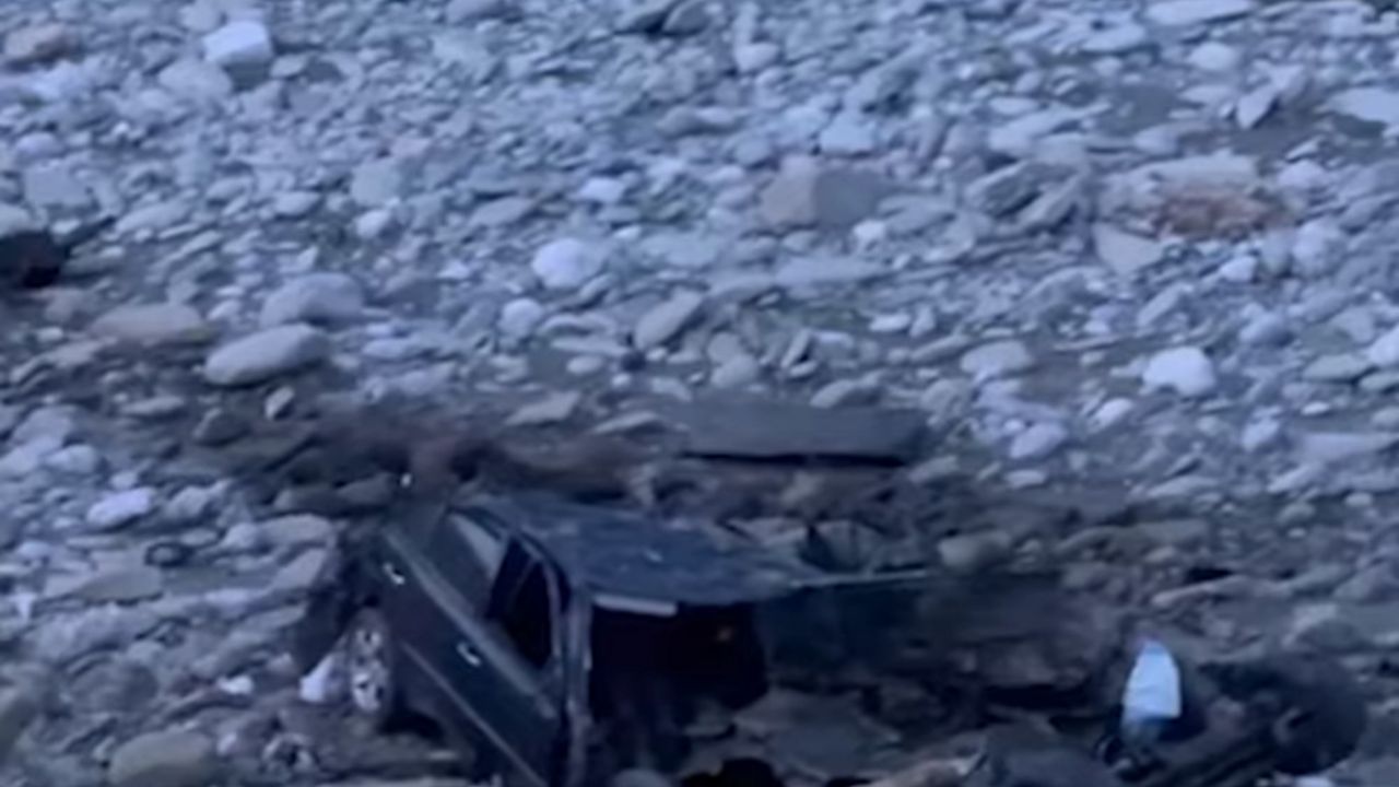 uništen automobil