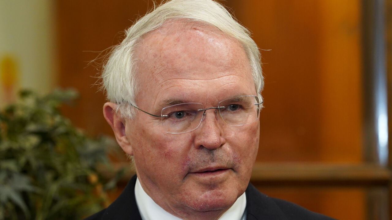 Kristofer Hil