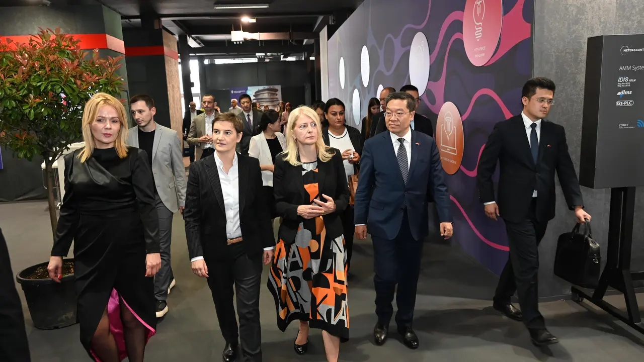 Ana Brnabić i Jelena Begović