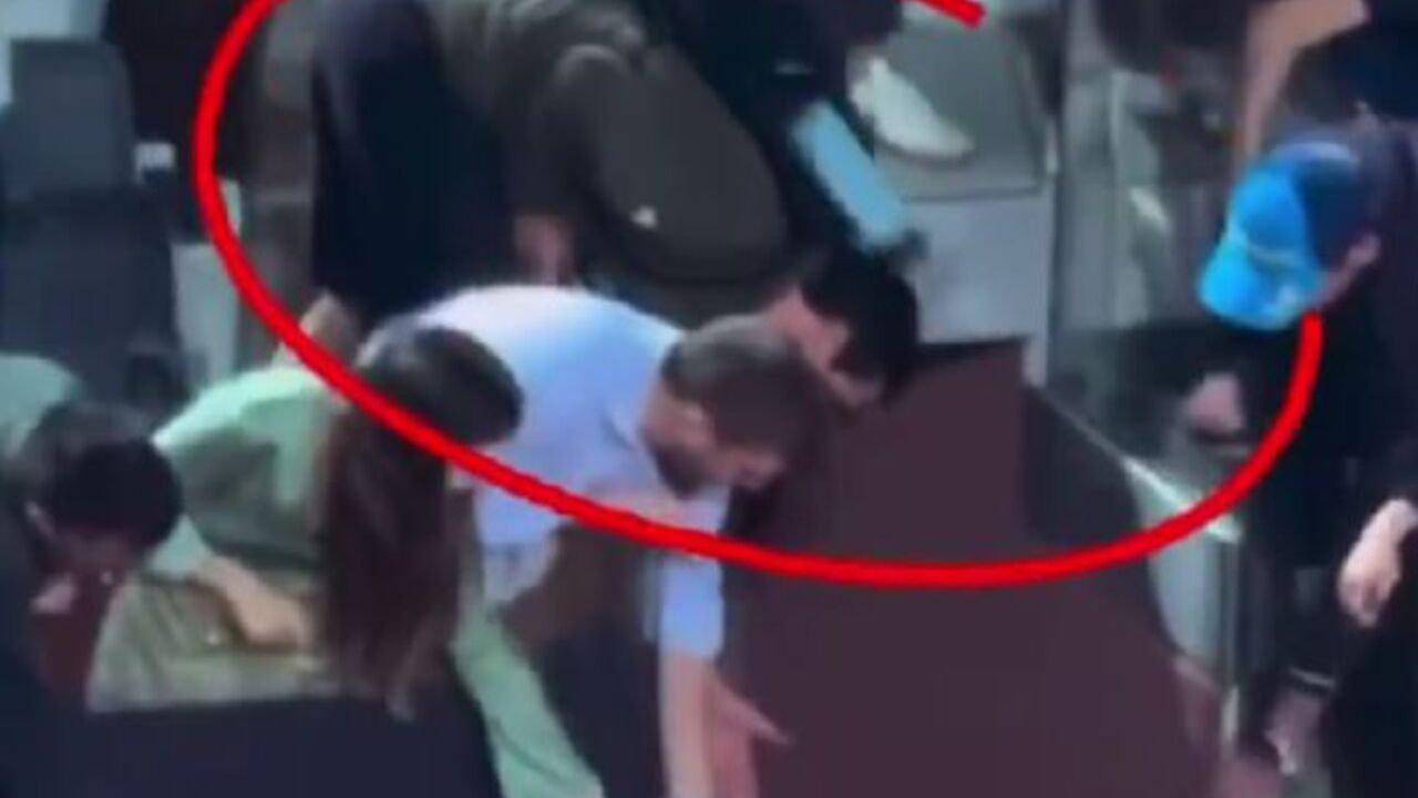 Flaša ispada iz ranca navijaču