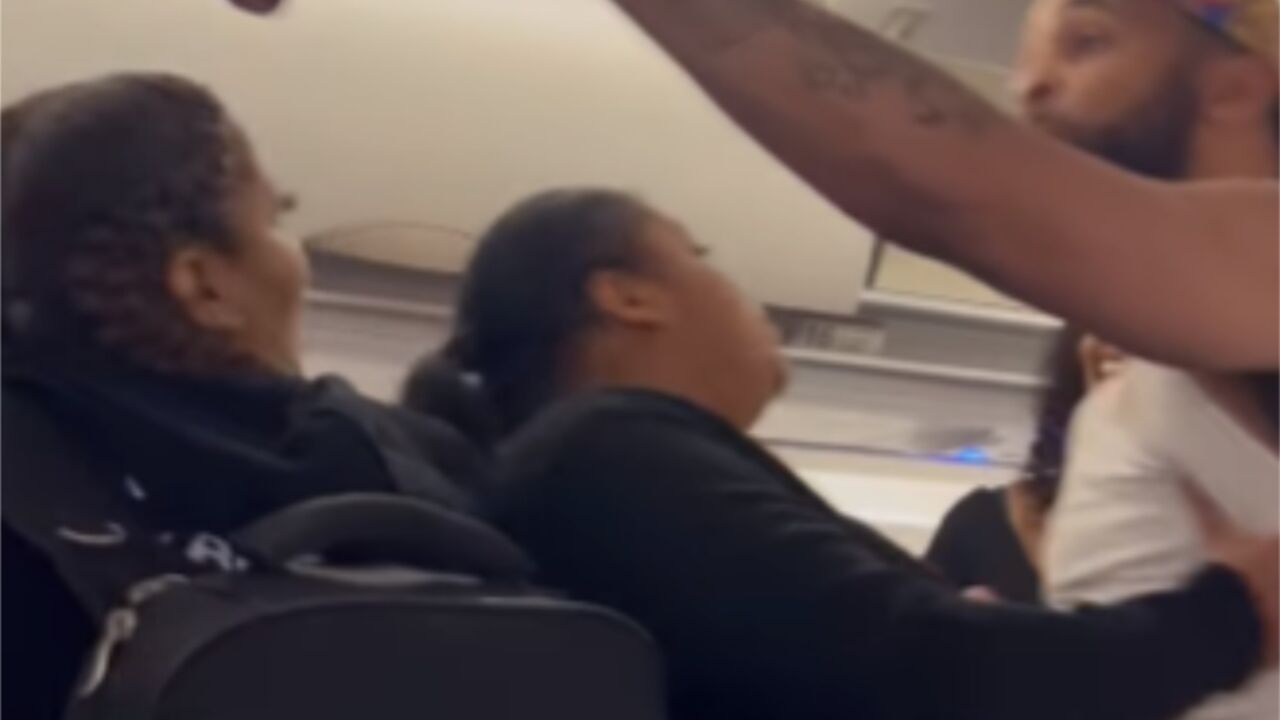 tuča u avionu