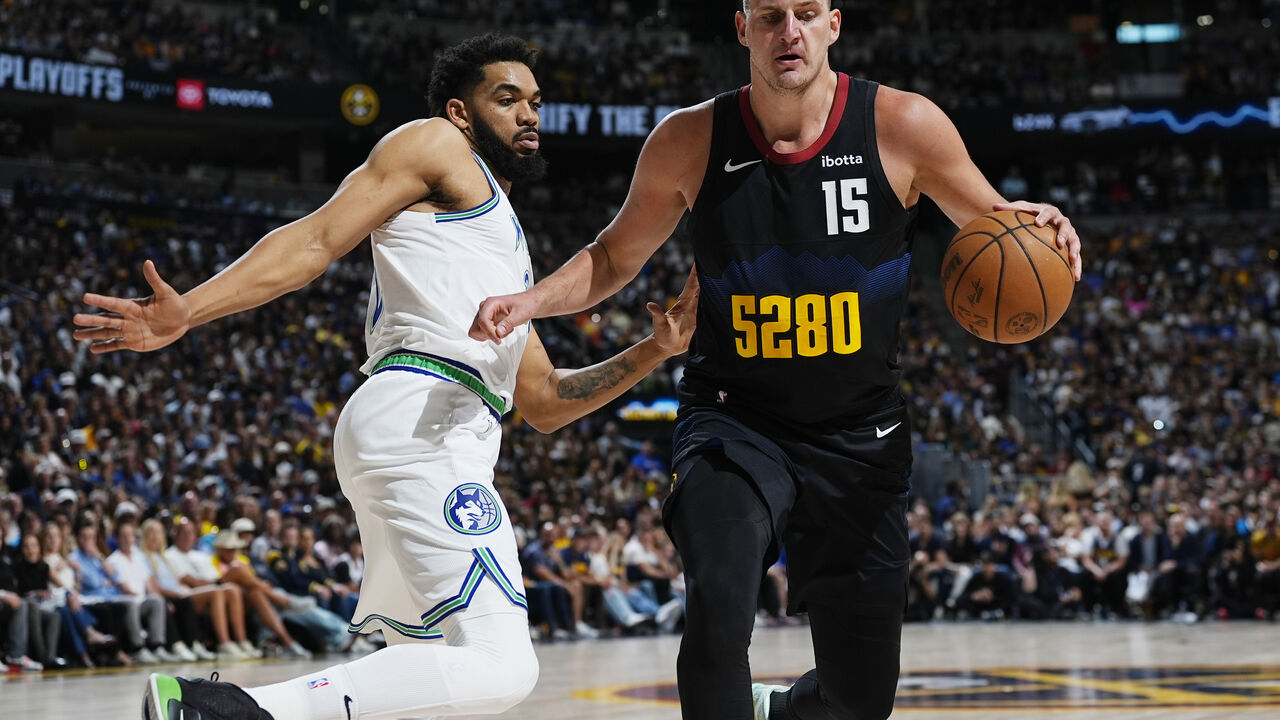 Karl Entoni Tauns i Nikola Jokić
