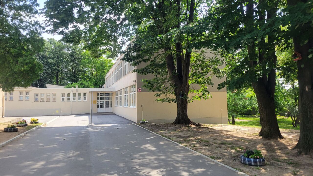 Osnovna škola "Desanka Maksimović" u Zemunu