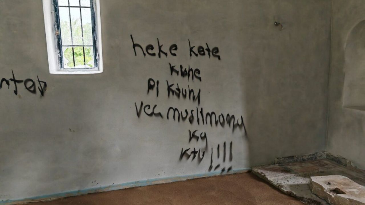 Natpisi u crkvi kod Peći