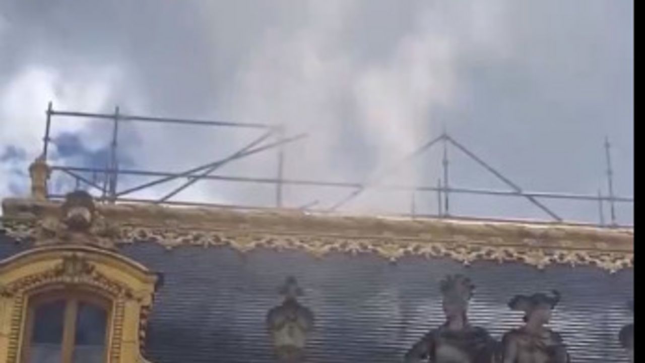 Požar u Versaju