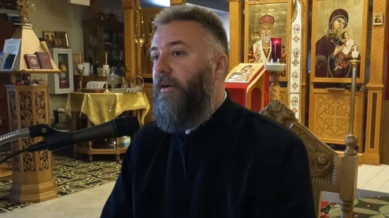 Otac Predrag Popović