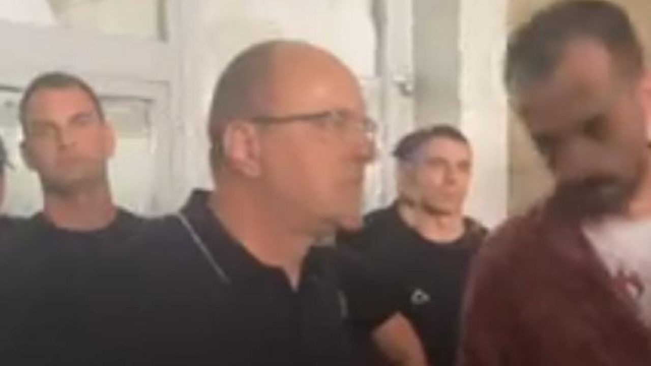 Bora Solunac predvodi nasilnike