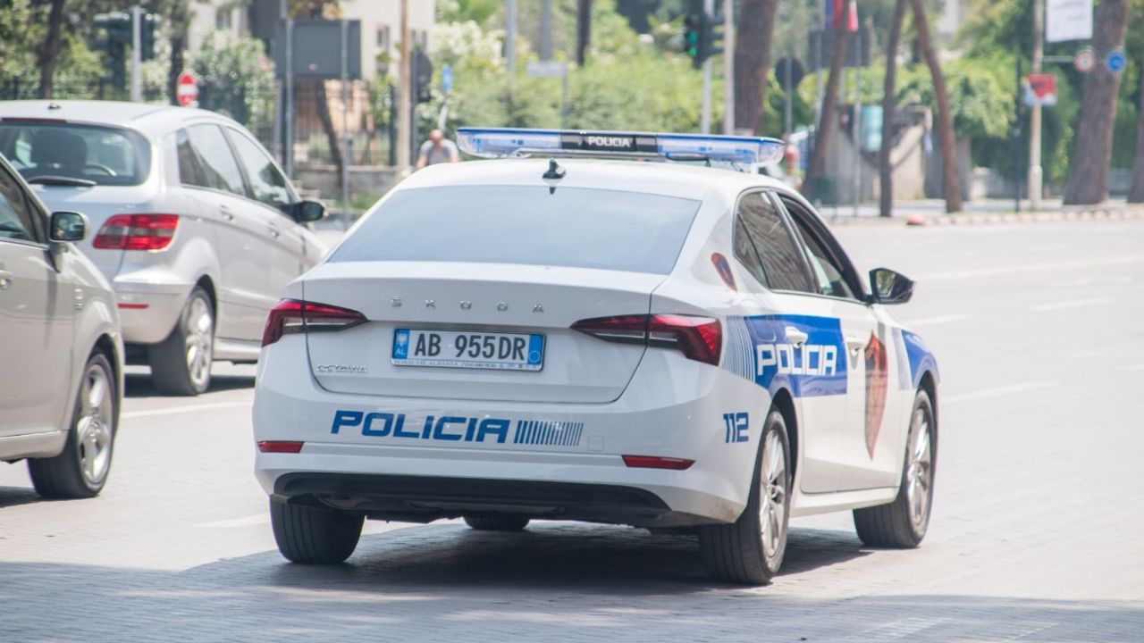 Albanija policija