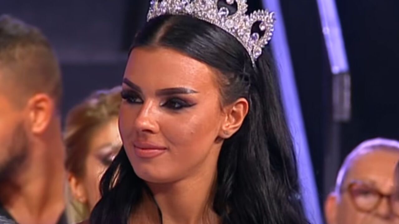 Anita Stanojlović, beli brushalter
