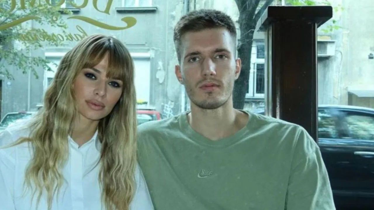 Filip Petrušev sa devojkom