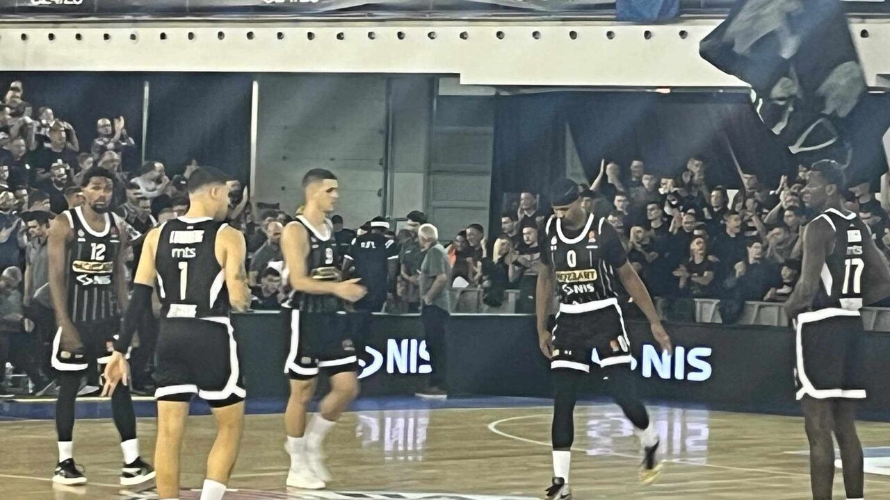 KK Partizan dresovi