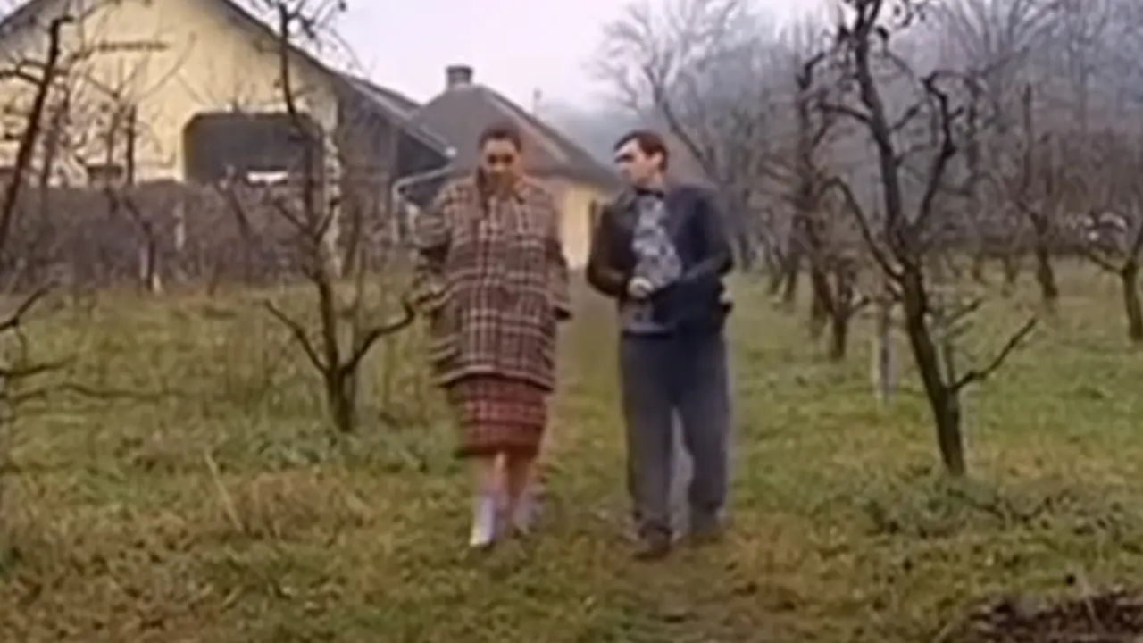 Selo gori, a baba se češlja 