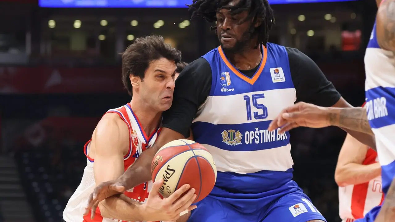 Pogledajte koliko ljudi prati meč Crvene zvezde i Mornara sa tribina (FOTO)