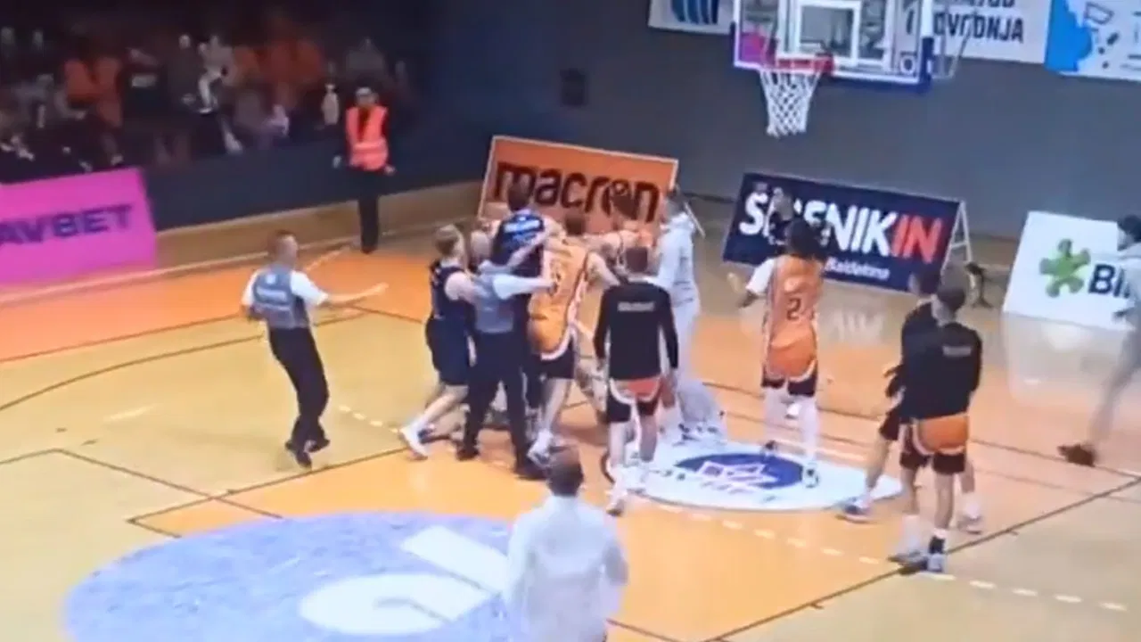 Tuča između košarkaša Šibenke i Dinama
