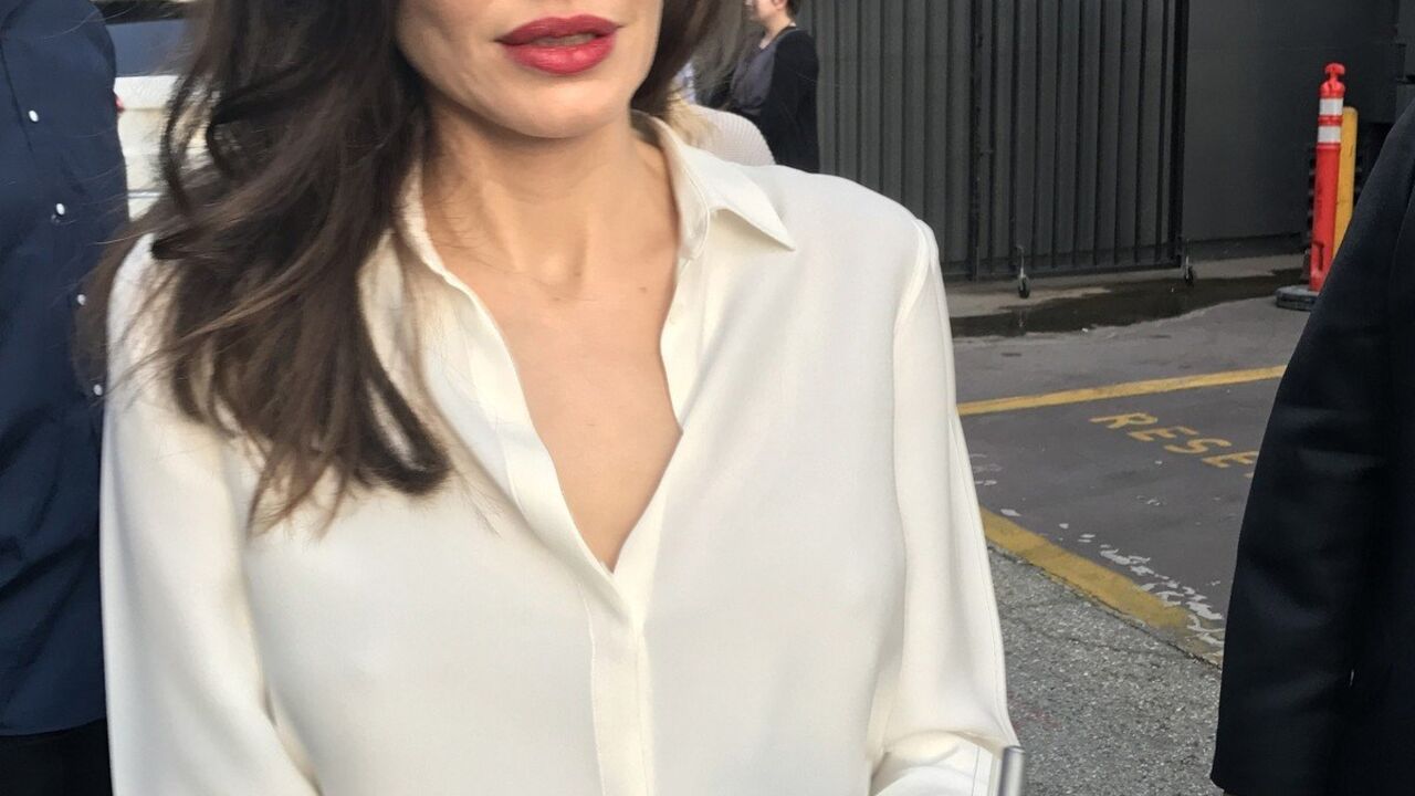 V