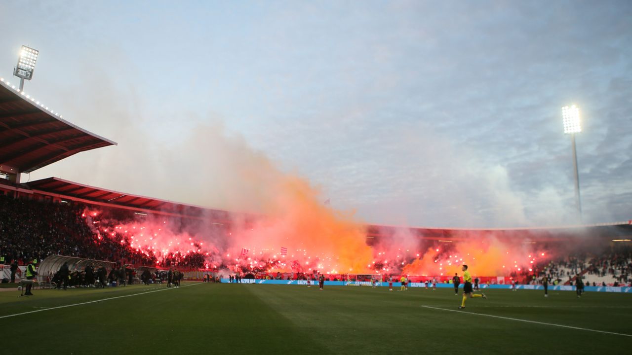 Navijači Crvene zvezde na "večitom derbiju"