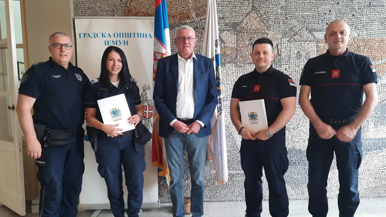 Nagrađeni najbolji policajac i vatrogasac