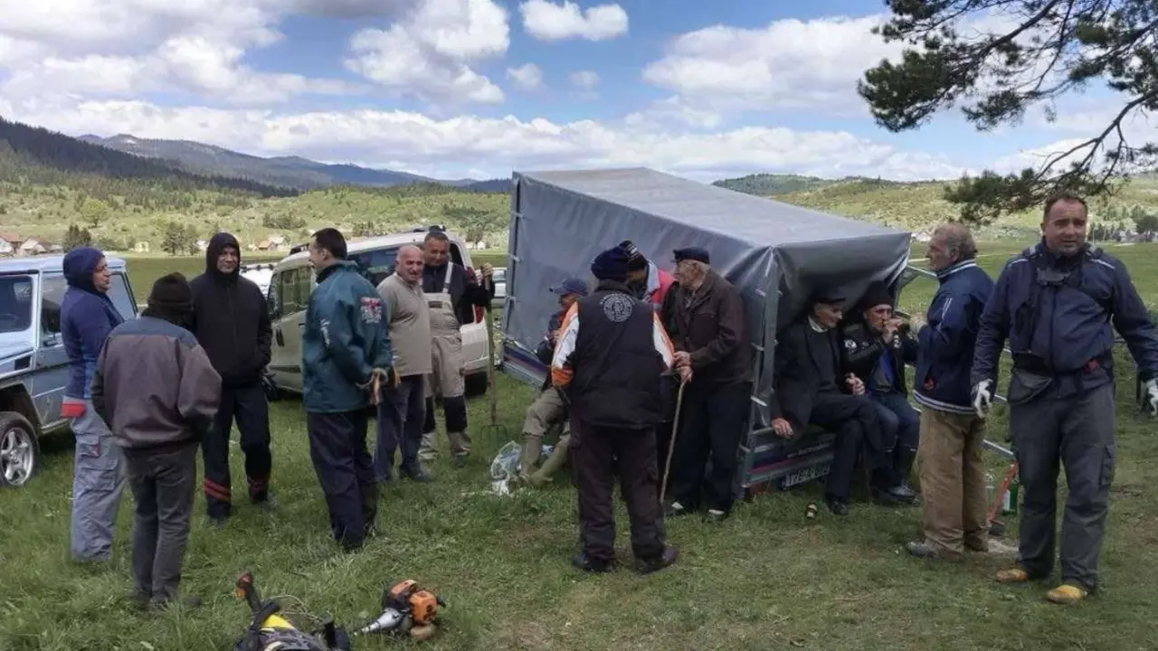 Akcija čišćenja seoskog groblja