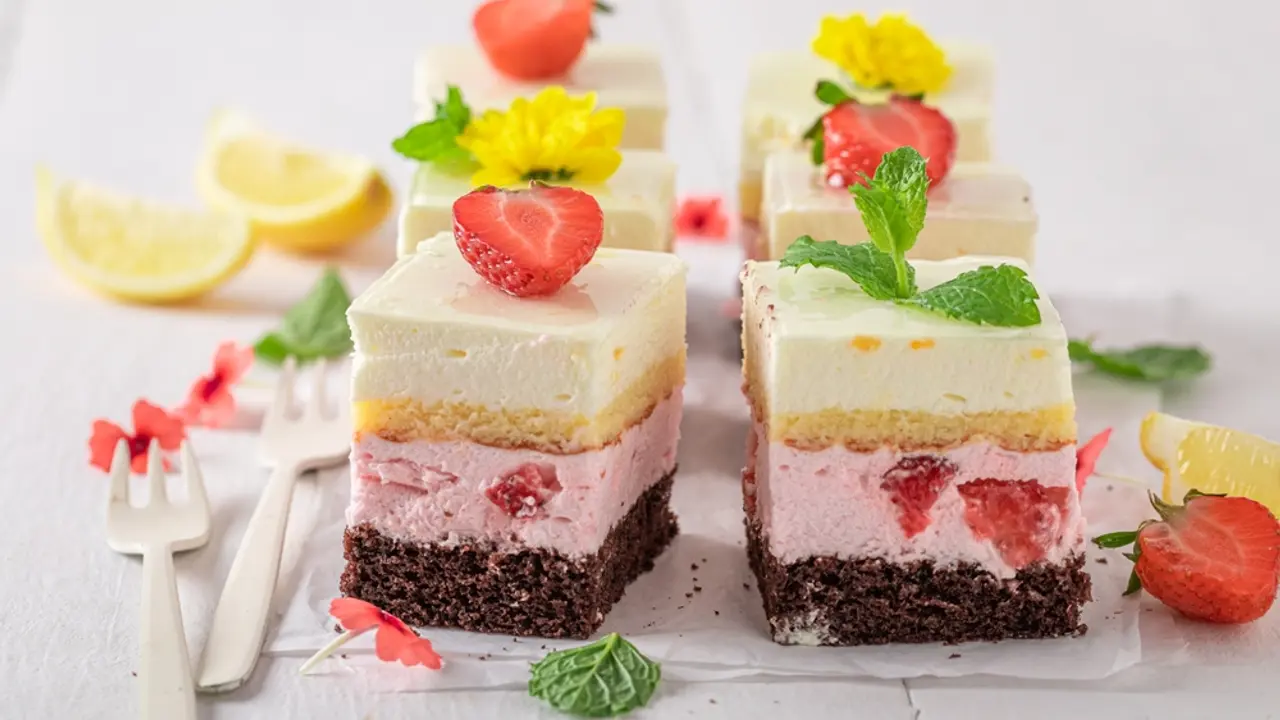 Torta od limuna i jagoda