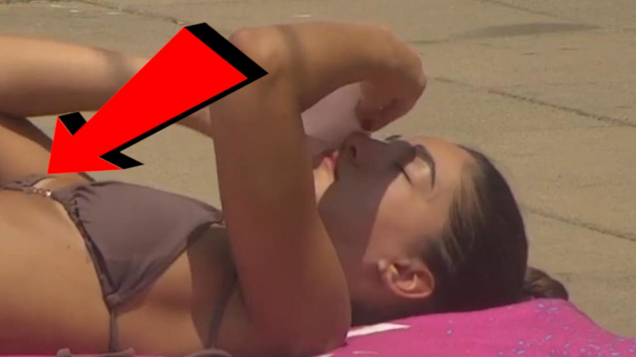 Anđela Đuričić u bikiniju pored bazena