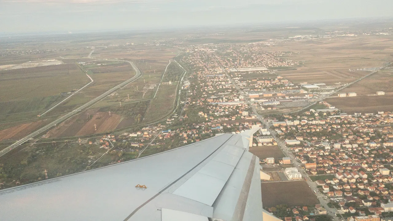 Avion nadleće Beograd