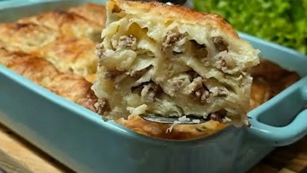 Zalivena pita sa mesom za nedeljni ručak