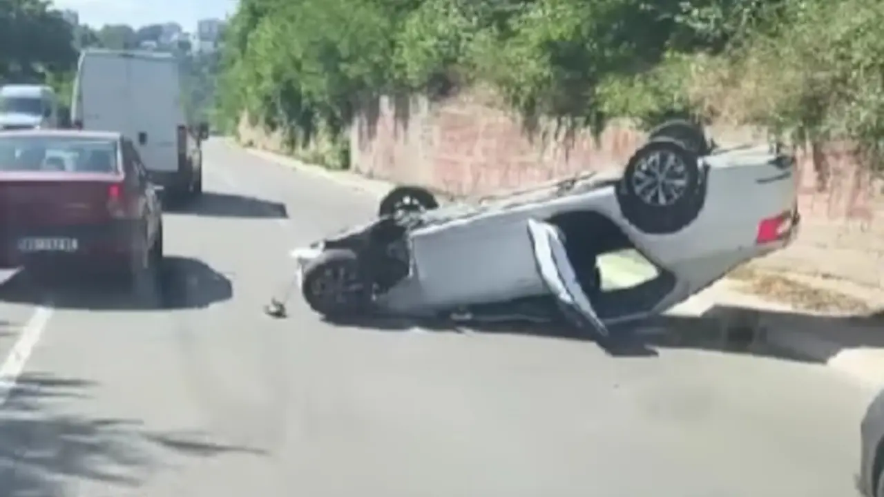 Prevrnuo se automobil