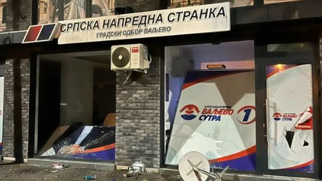 Napad na SNS u Valjevu