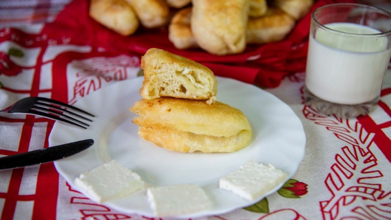 Najmekši domaći uštipci bez kvasca, recept sa jogurtom i sirom za nedeljni doručak