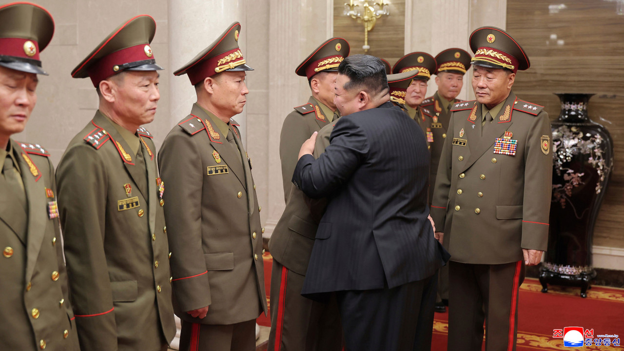 Kim Džong Un sastao se sa vodećim komandantima iz Kurske oblasti