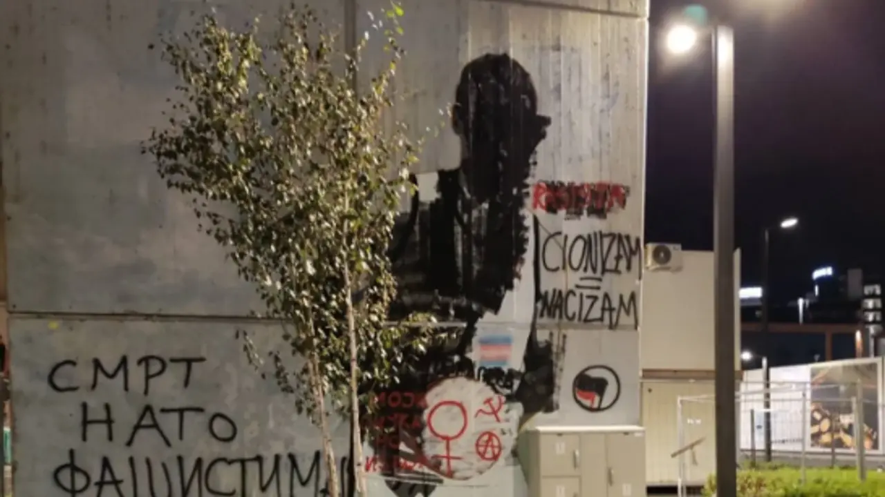 Uništen mural Čarlija Kirka