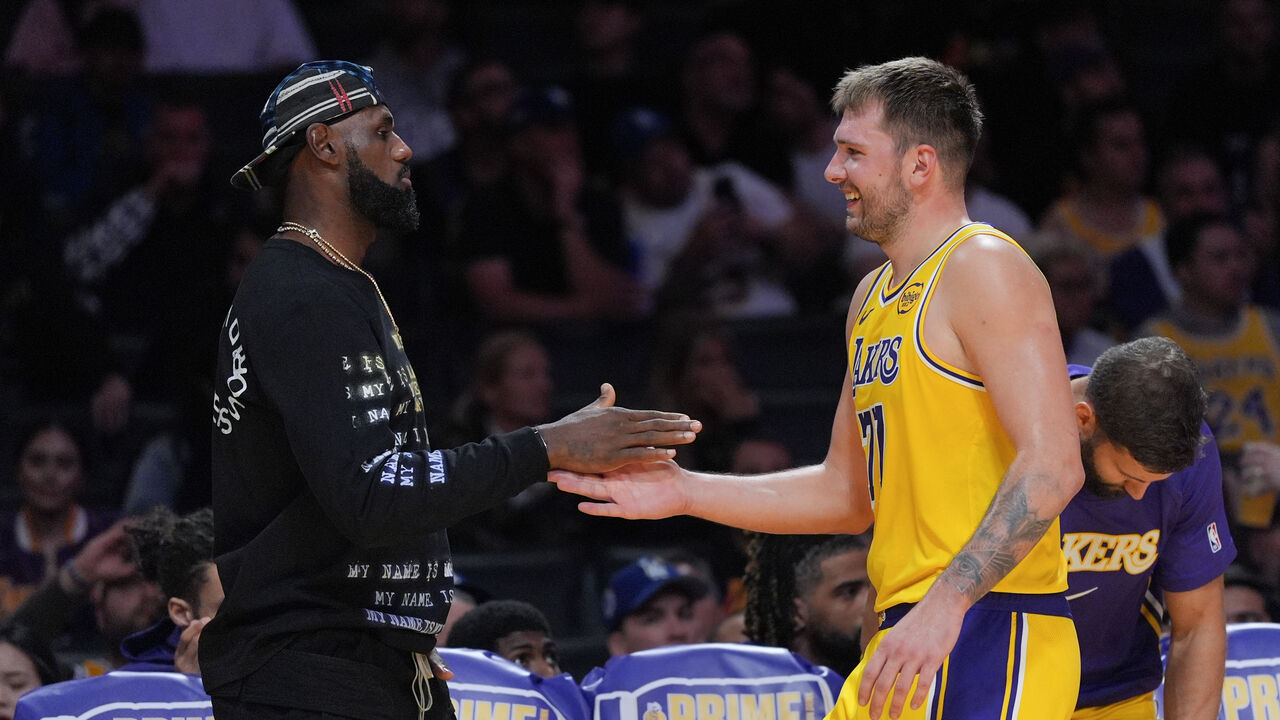 Lebron Džejms i Luka Dončić