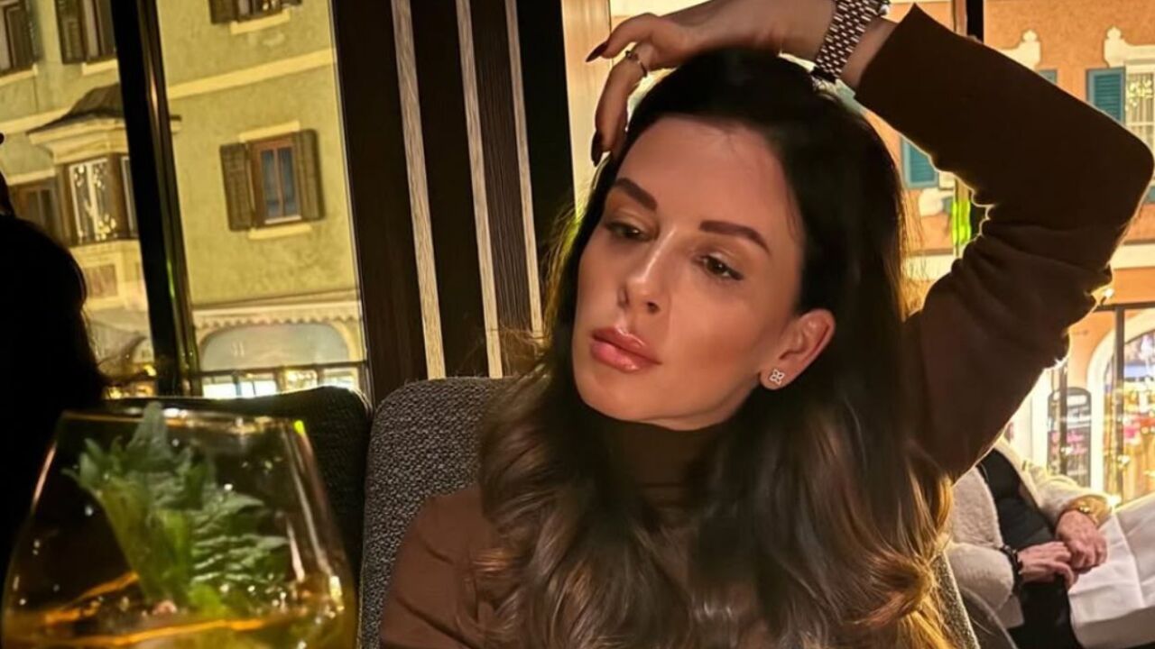 Ana Sević ponela jesenji komad koji je hit sezone