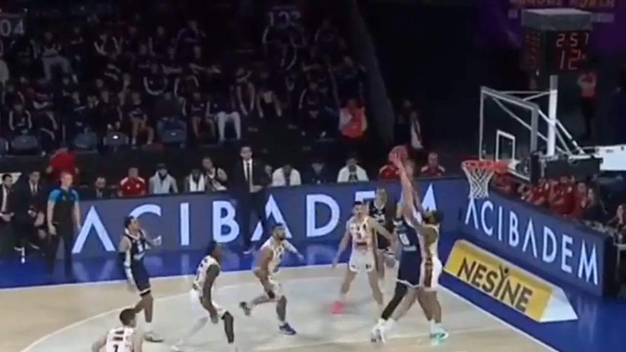 Balša Koprivica moćno zakucao