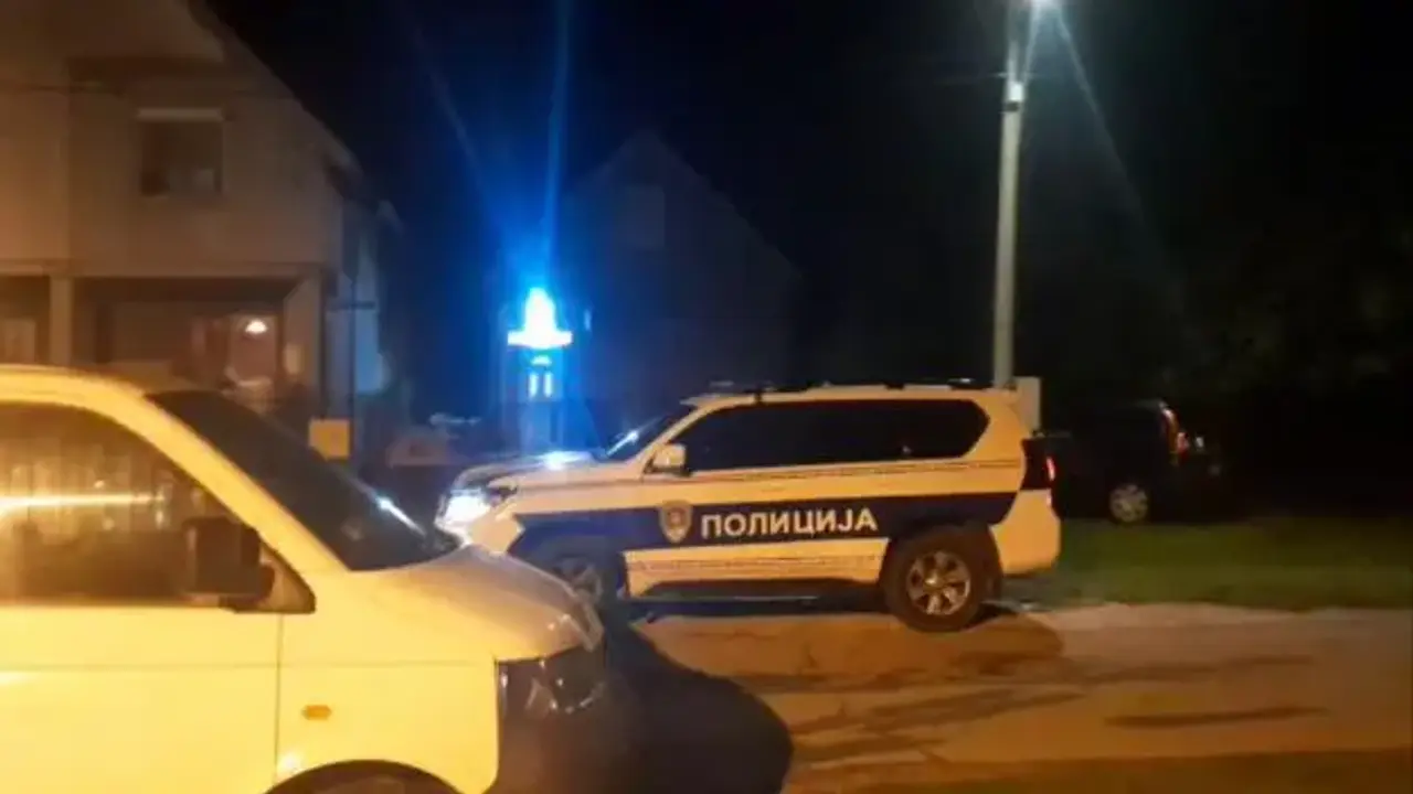 Policija ispred kuće u kojoj se dogodio zločin