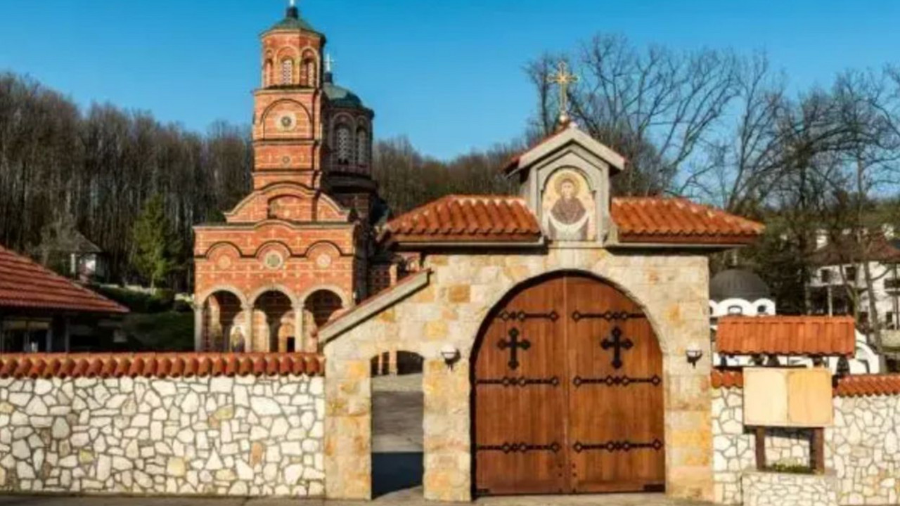 Manastir Đunis