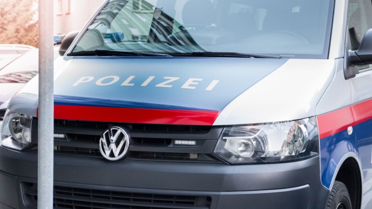 policija