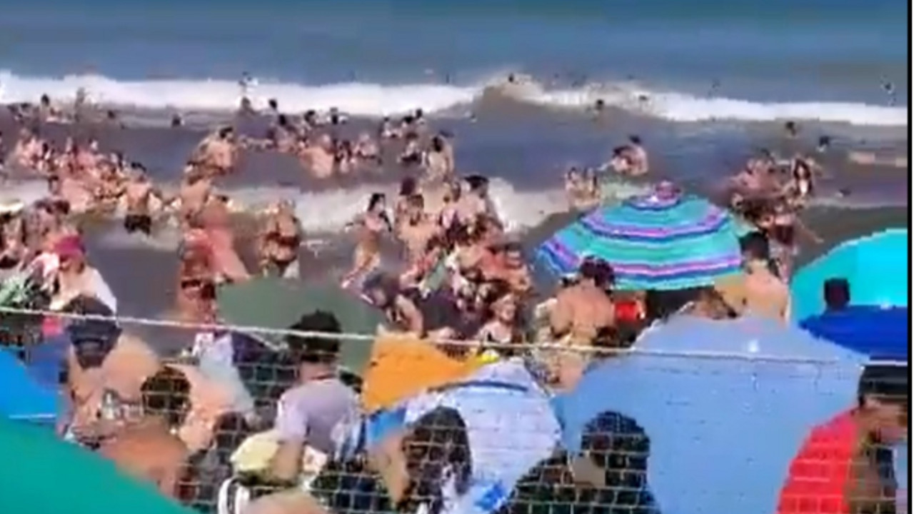 Cunami na plaži u Argentini