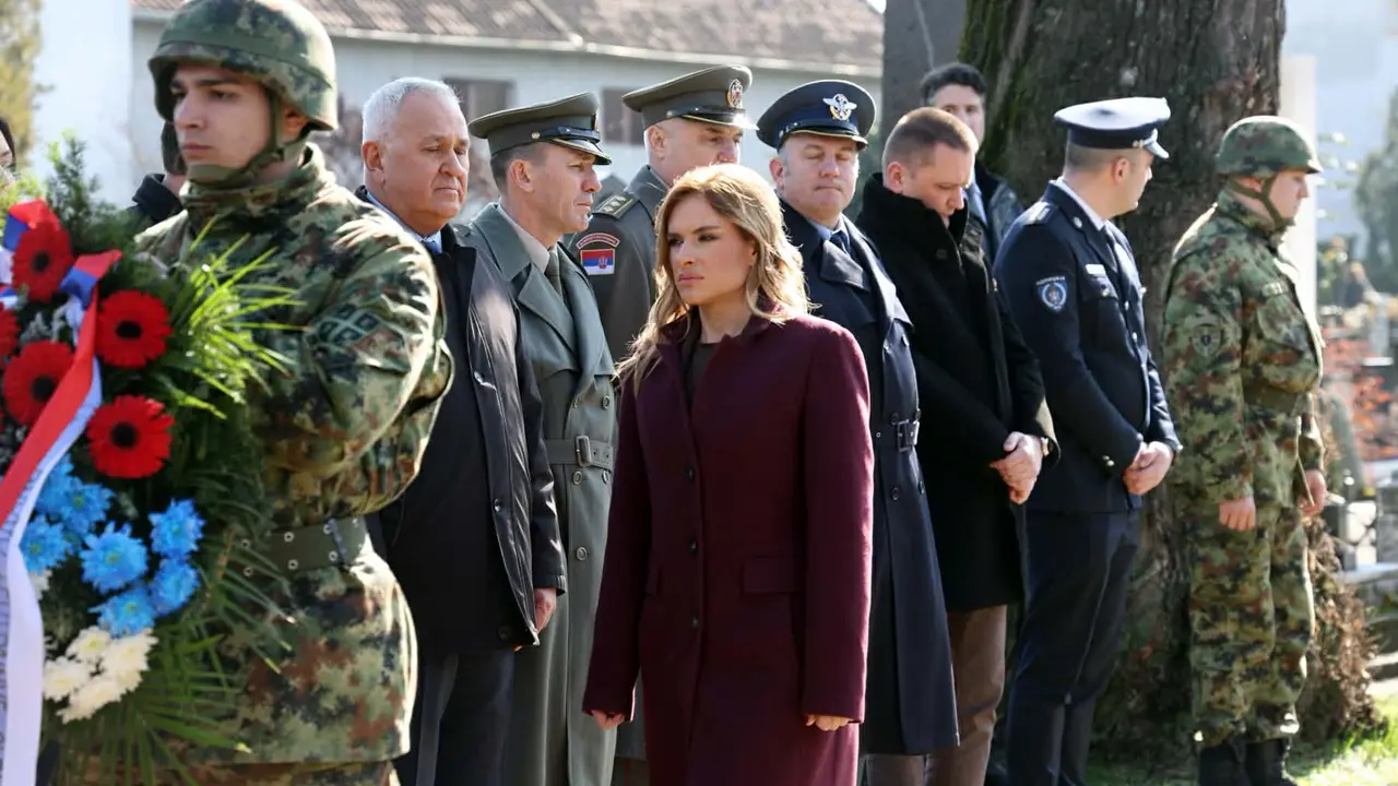 Polaganje venca na grobu Svetozara Miletića