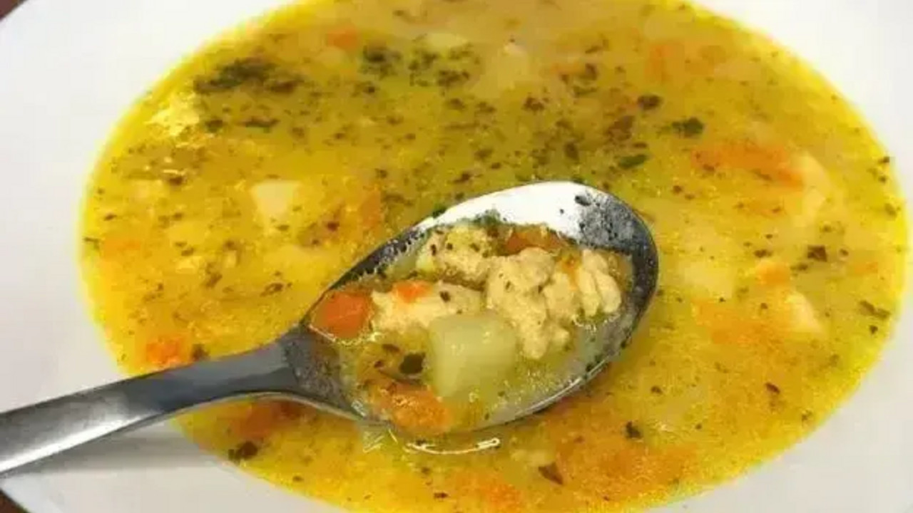 Bela čorba sa piletinom i povrćem