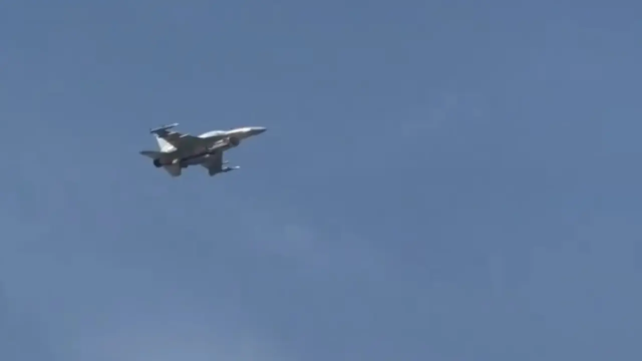 Letelica iznad plaže u UAE