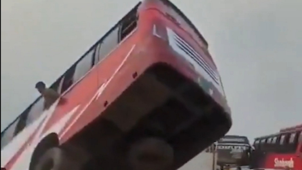 Autobuska nesreća
