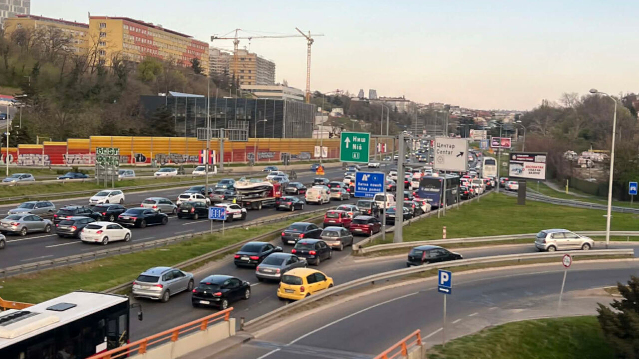 Gužva na auto-putu kroz Beograd