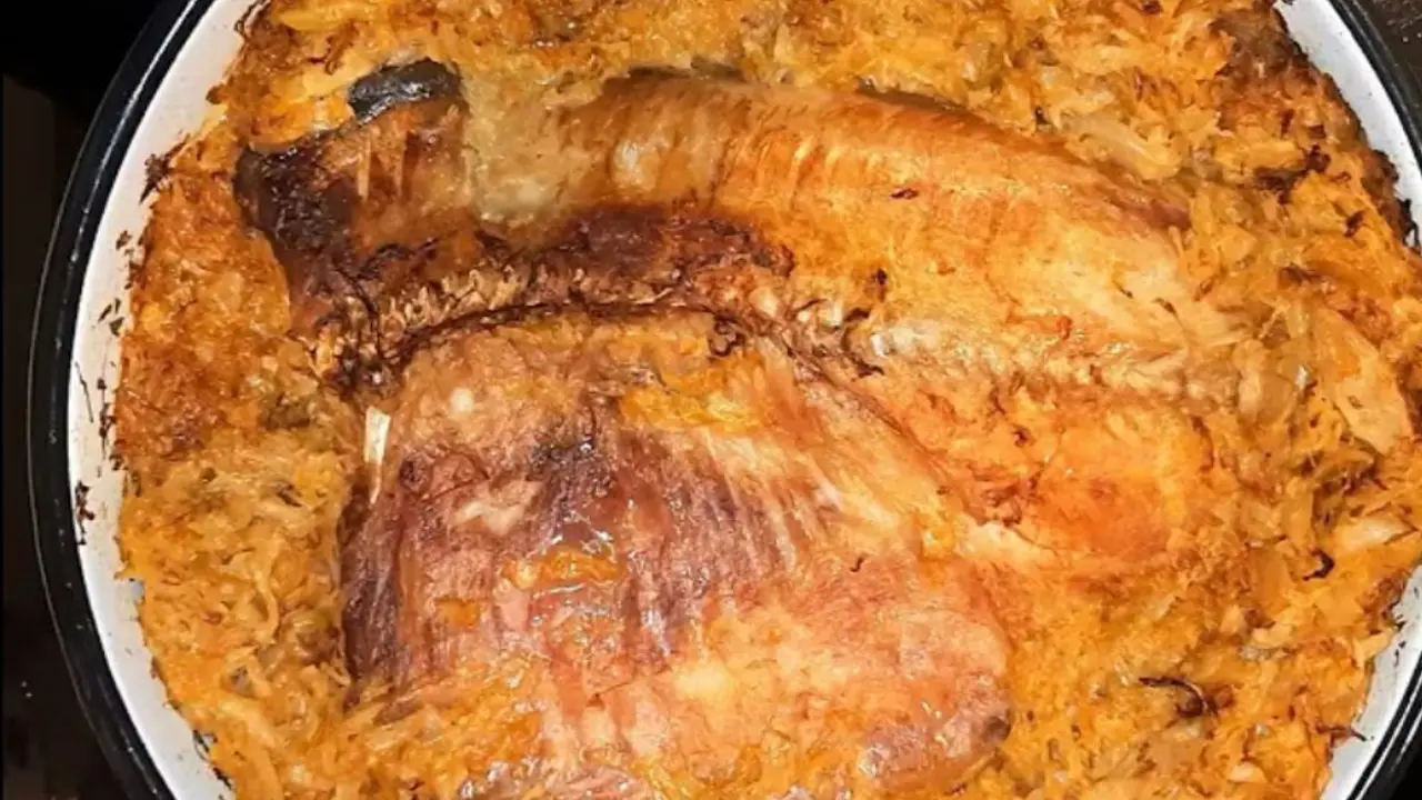 Kiseli kupus sa dimljenim šaranom